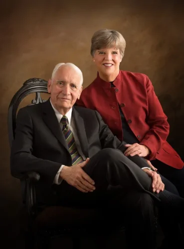 Семейный портрет маслом на холсте по фотографии, вертикальный формат — работа №14